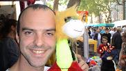 Doudou et son nouveau jouet